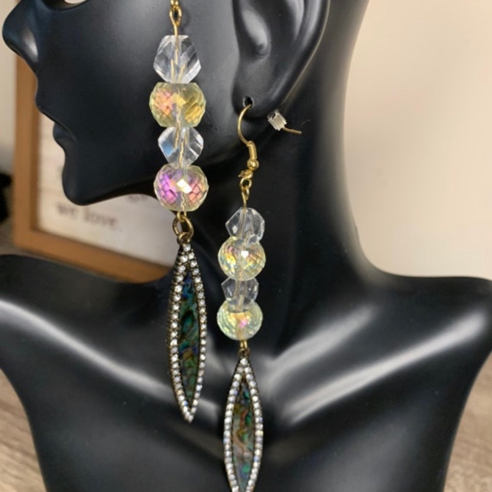 DANGLING EARRINGS - Picture 5 of 6